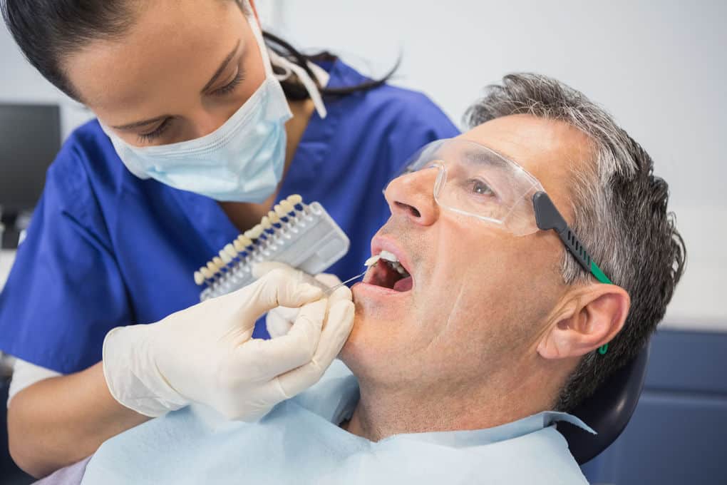 Болит зуб при надавливании или надкусывании — причины, симптомы, методы лечения