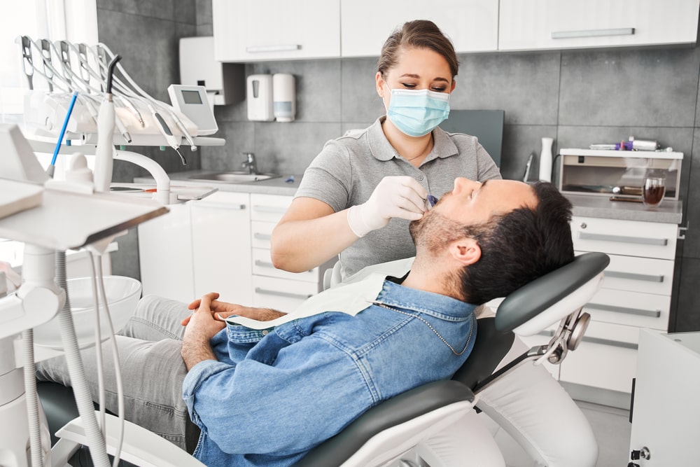 Почему важно регулярно посещать стоматолога?