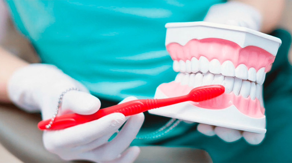 Что включает в себя гигиеническая чистка зубов?