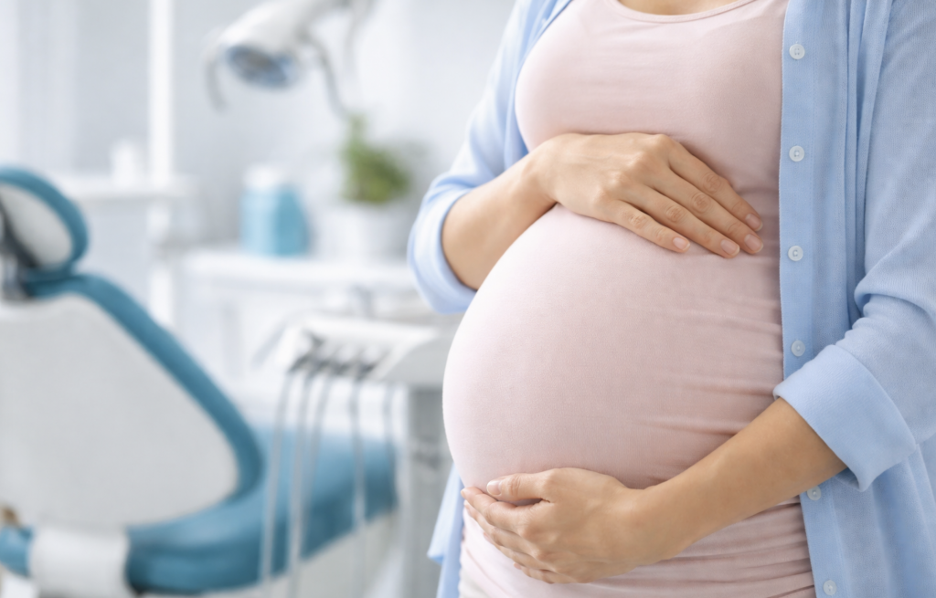 Можно ли лечить зубы во время беременности